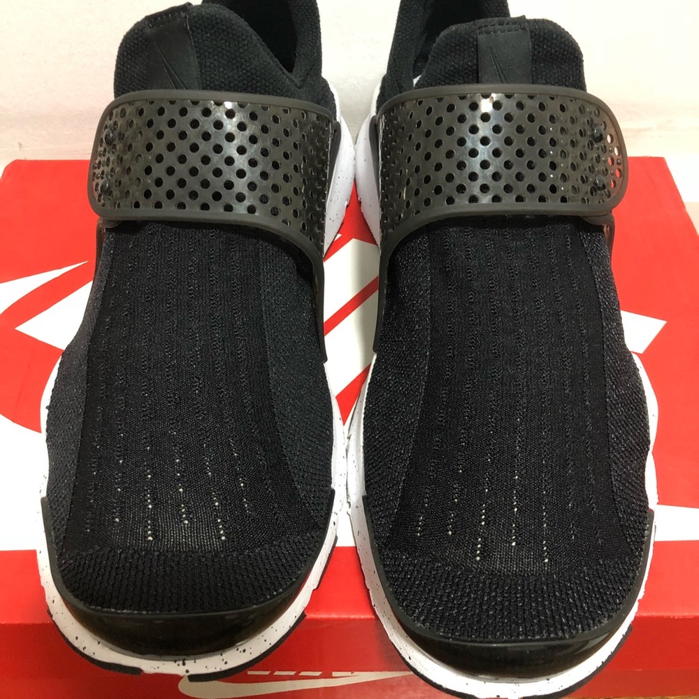 Nike Sock Dart SE Black White SZ 9 833124 001